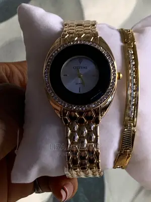 Lady’S Watches Available With the Bracelet