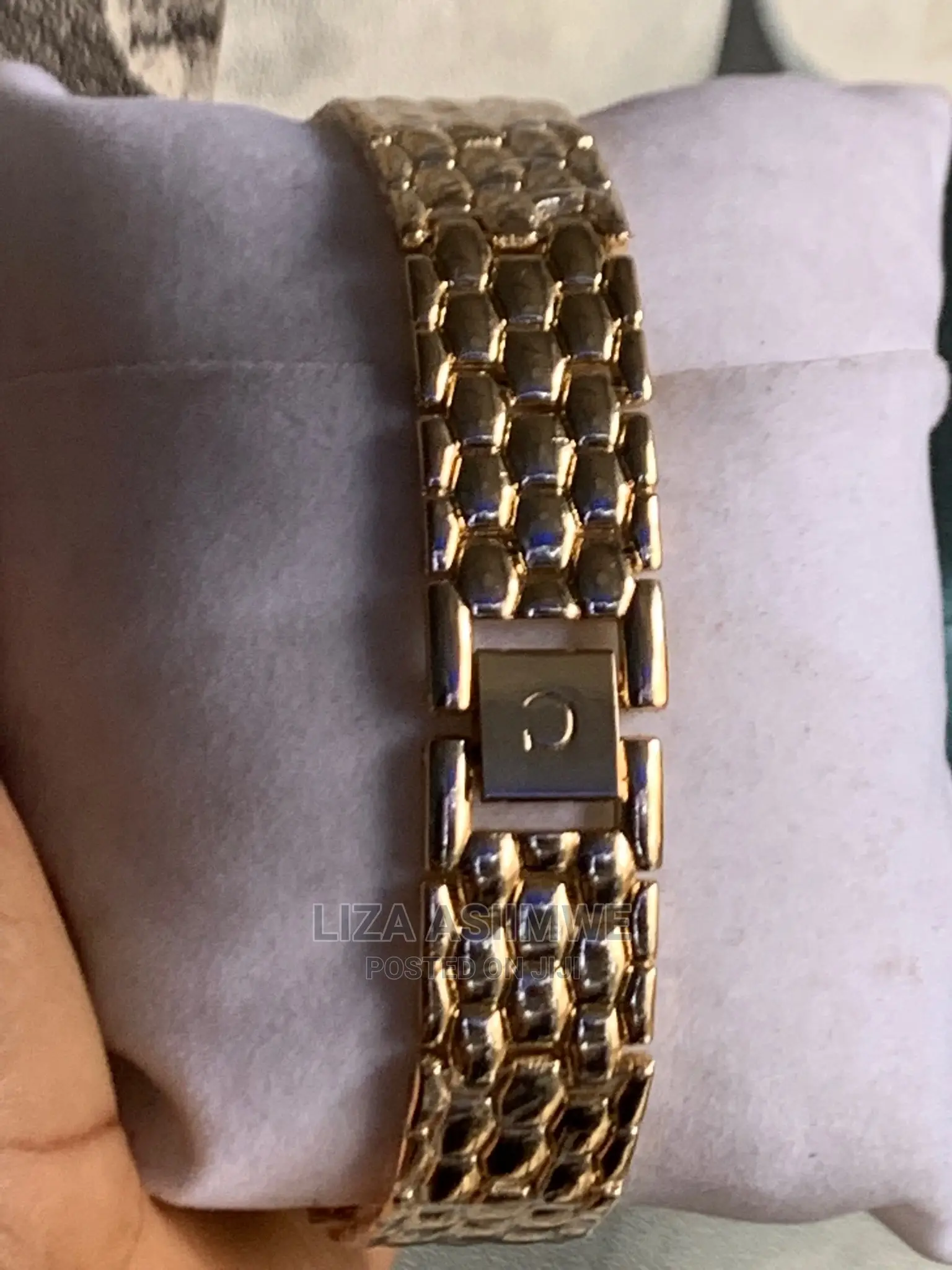 Lady’S Watches Available at a Good and Affordable Price