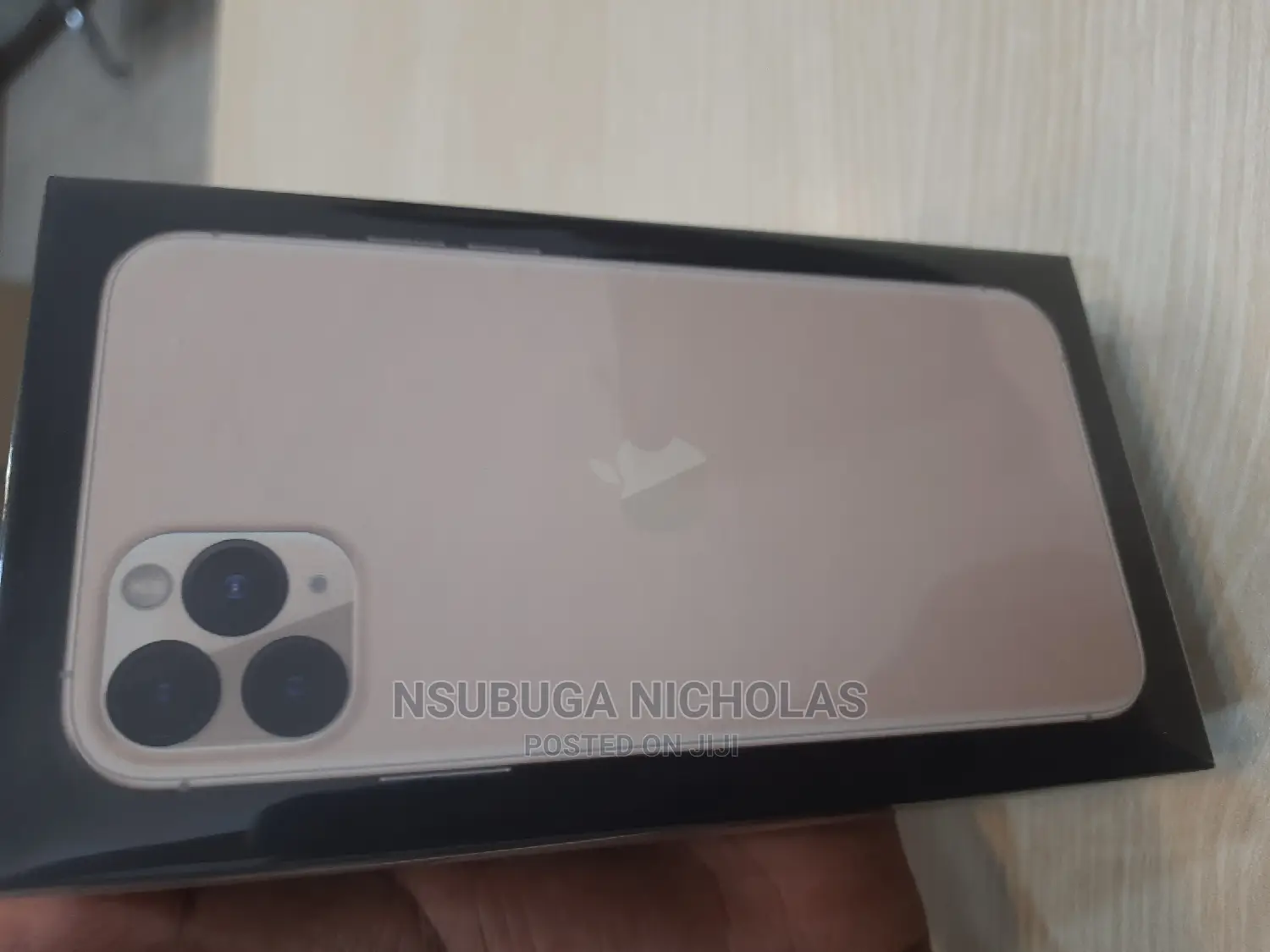 New Apple iPhone 11 Pro Max 256 GB Gold