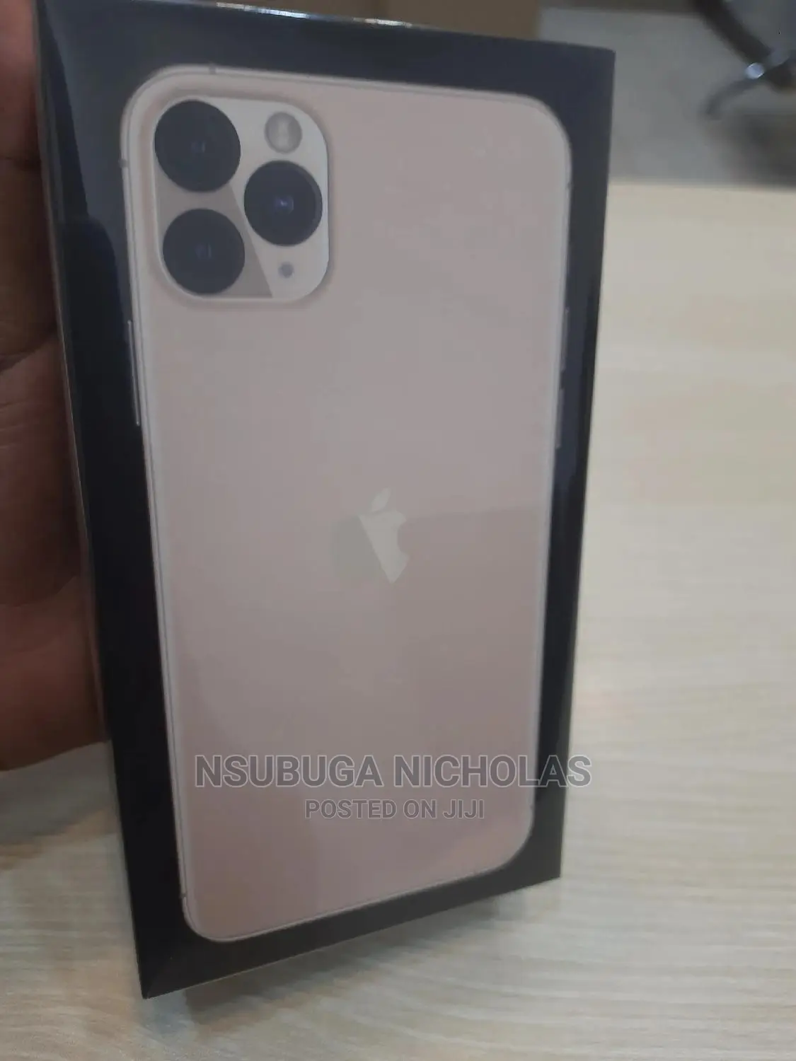 New Apple iPhone 11 Pro Max 256 GB Gold