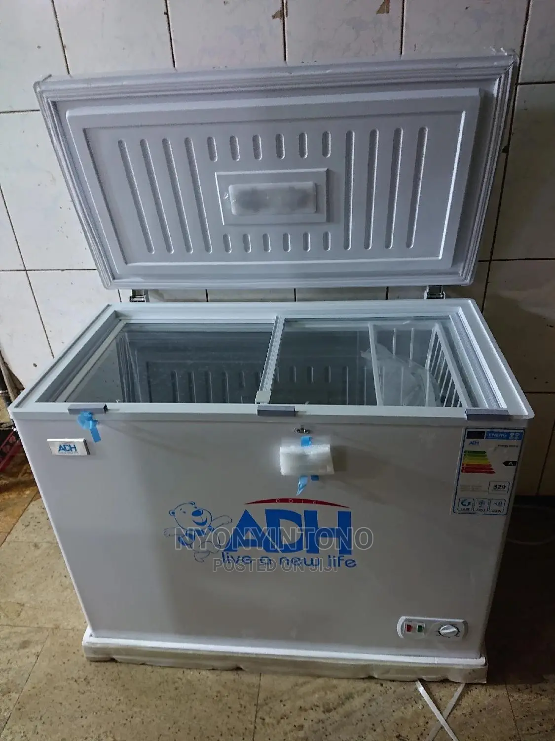 250liter Adh Solar Powered Chest Freezer
