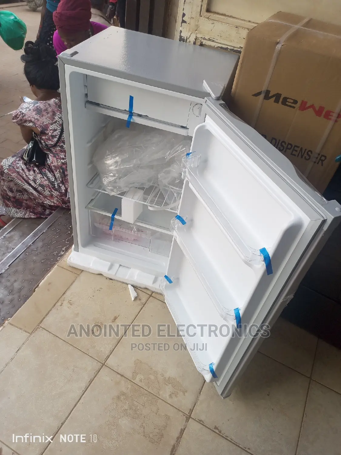 Chiq Refrigerator 120L