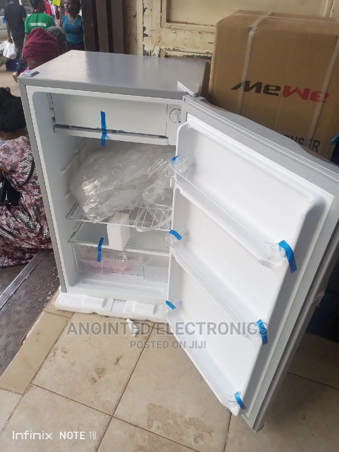 Chiq Refrigerator 120L
