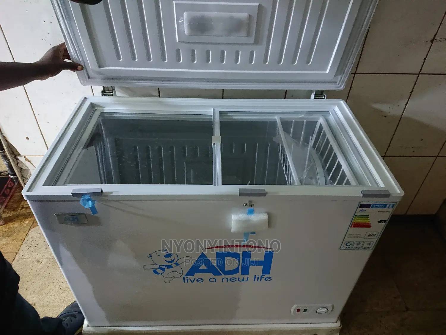 250liters Adh Solar Powered Chest Freezer