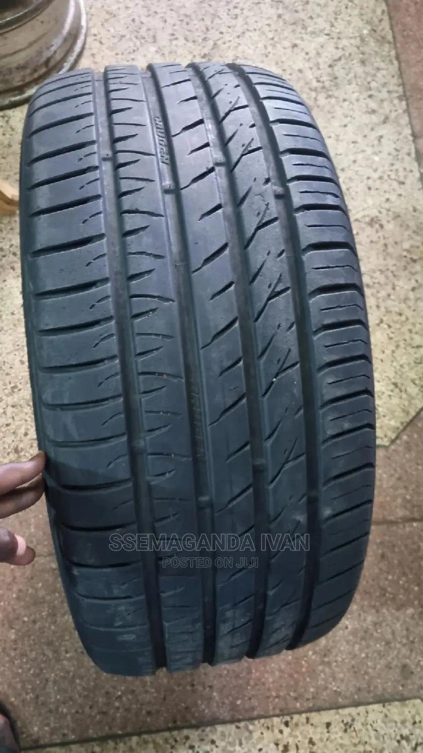 285/45r19 Kumho 2nd Hand