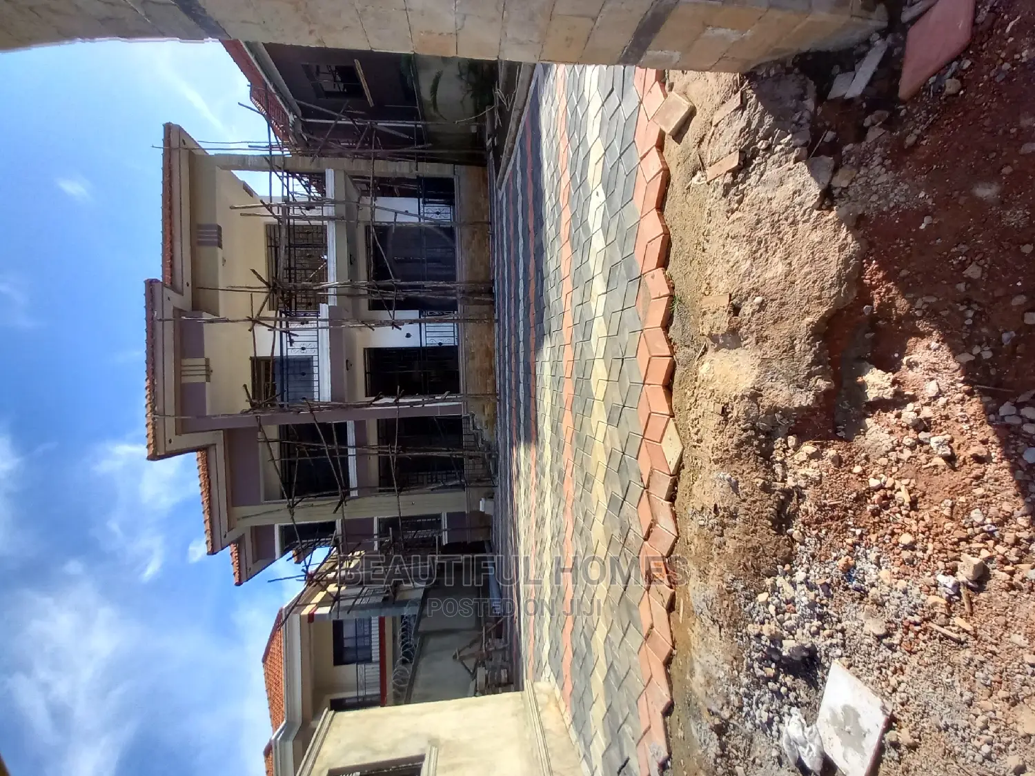 Furnished 6bdrm Duplex in Kiwatule, Central Division for Sale