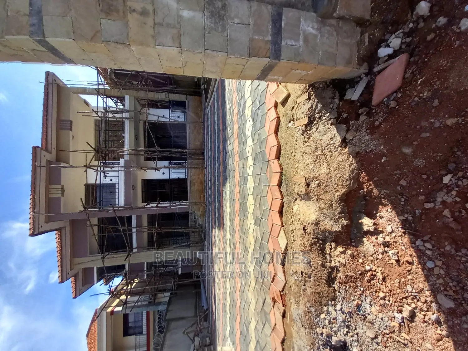 Furnished 6bdrm Duplex in Kiwatule, Central Division for Sale