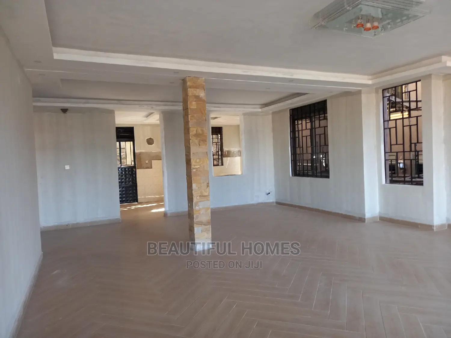Furnished 6bdrm House in Kiwatule Posh, Central Division for Sale