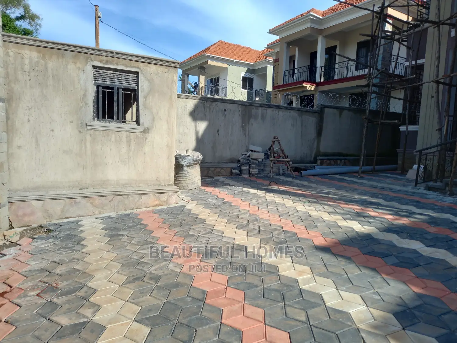 Furnished 6bdrm House in Kiwatule Posh, Central Division for Sale