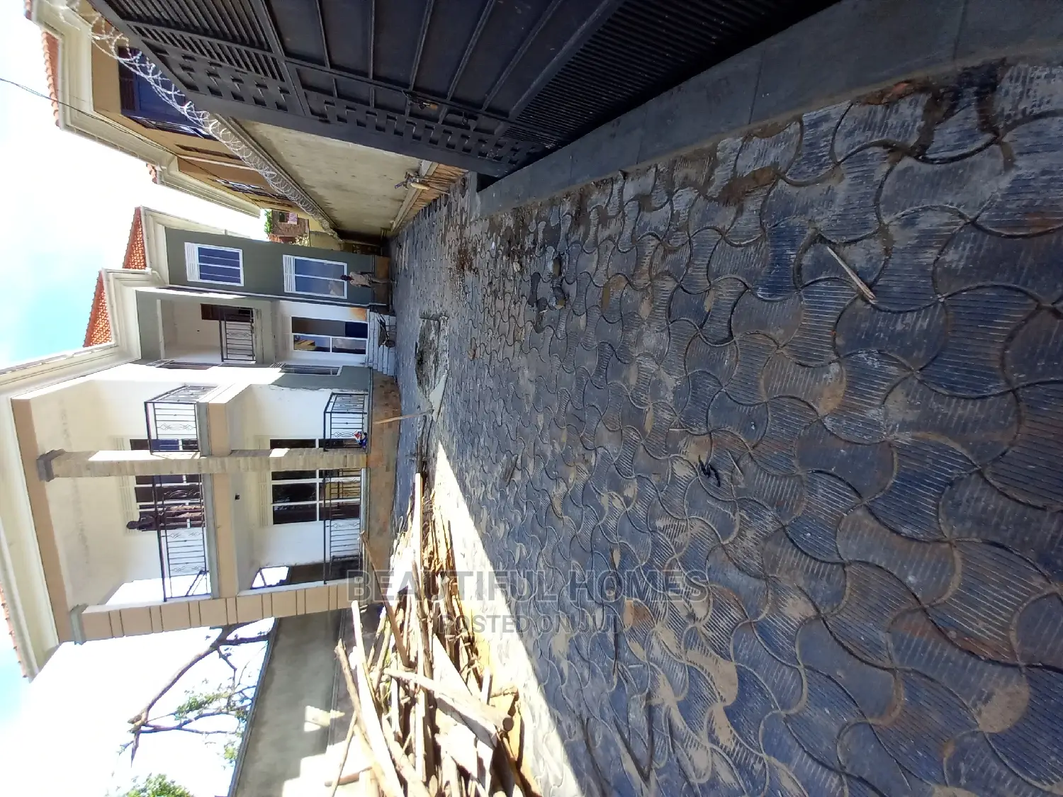 Furnished 6bdrm Mansion in Kiwatule, Central Division for Sale