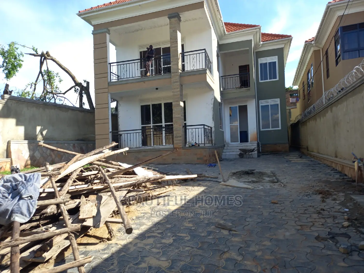 Furnished 6bdrm Mansion in Kiwatule First Class, Central Division