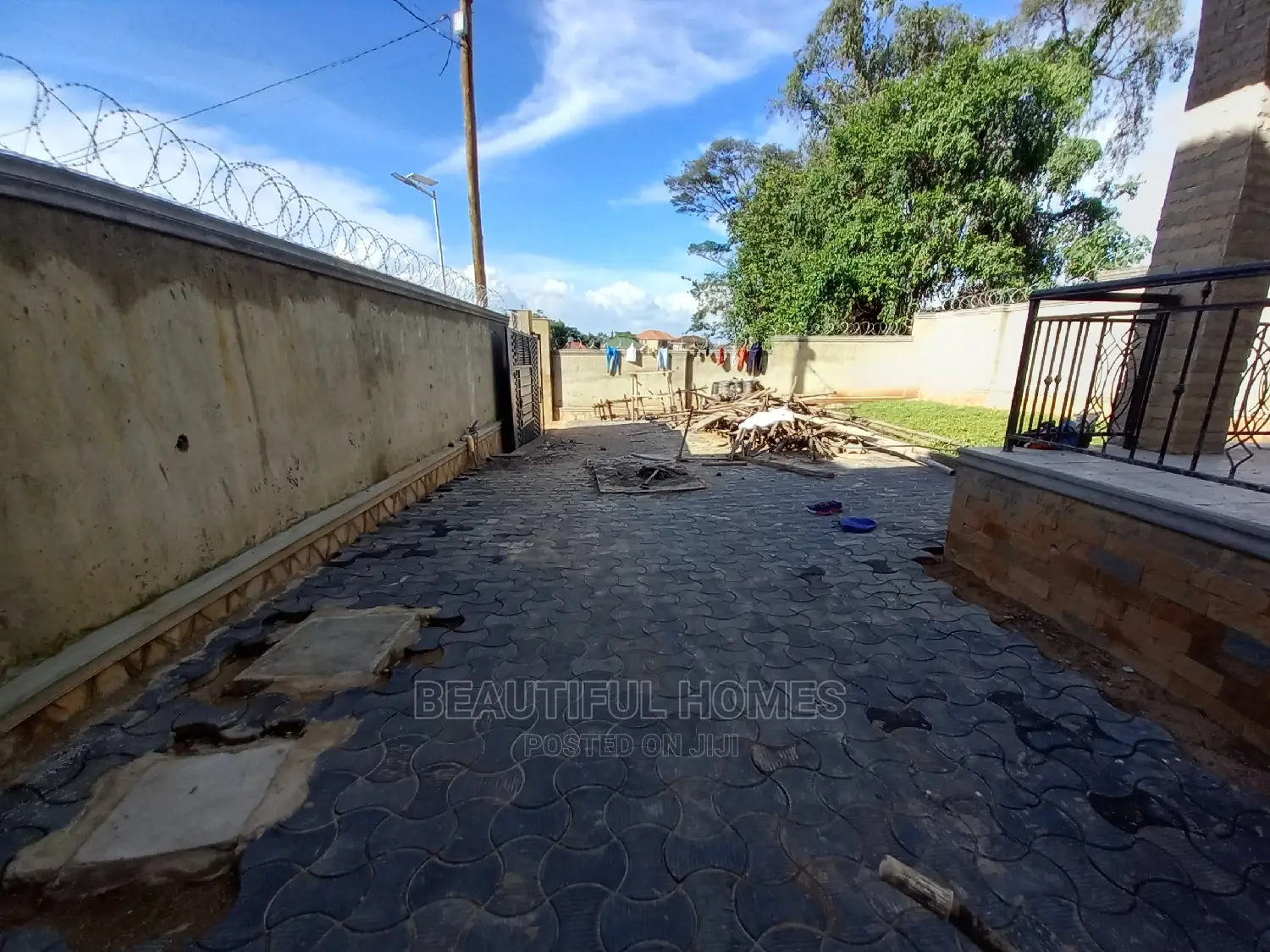 Furnished 6bdrm Mansion in Kiwatule First Class, Central Division