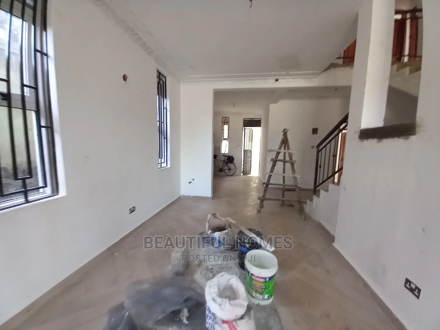Furnished 6bdrm Mansion in Kiwatule First Class, Central Division