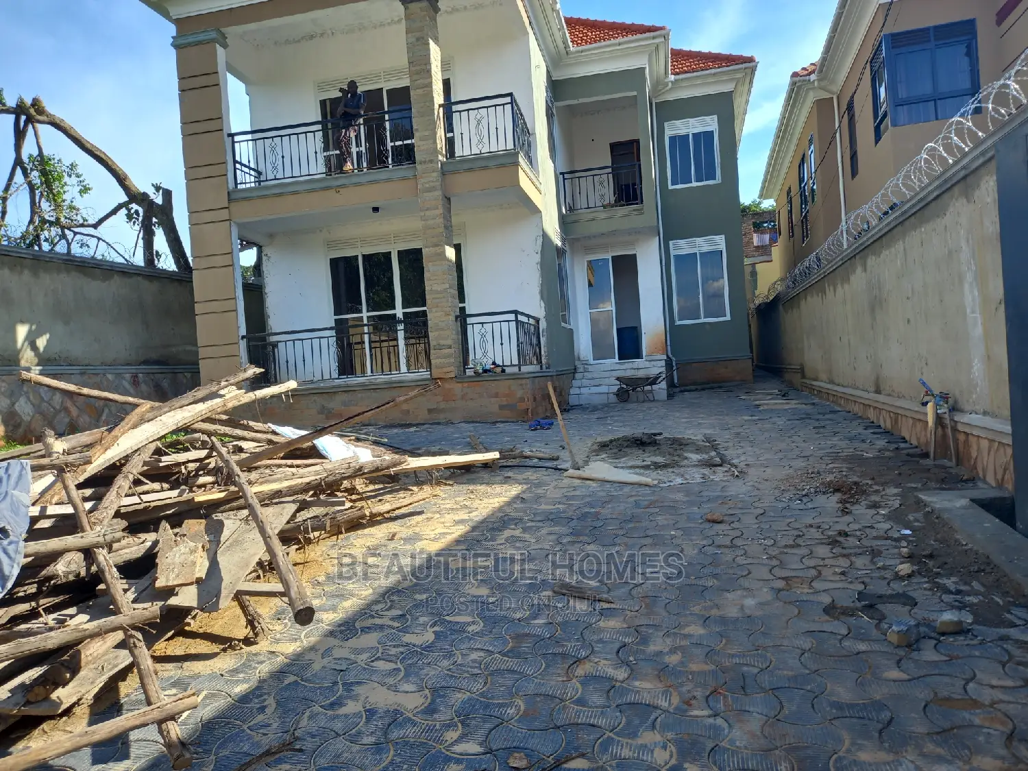 Furnished 6bdrm Mansion in Kiwatule, Central Division for Sale