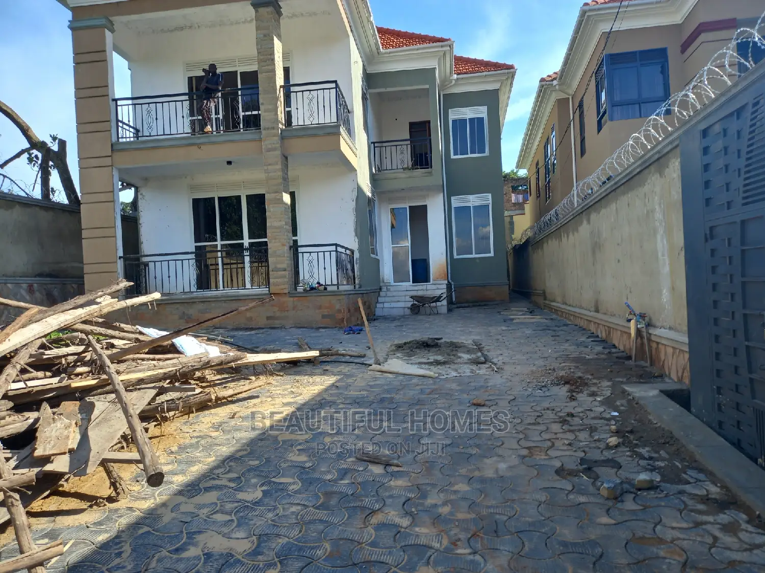 Furnished 6bdrm Mansion in Kiwatule, Central Division for Sale