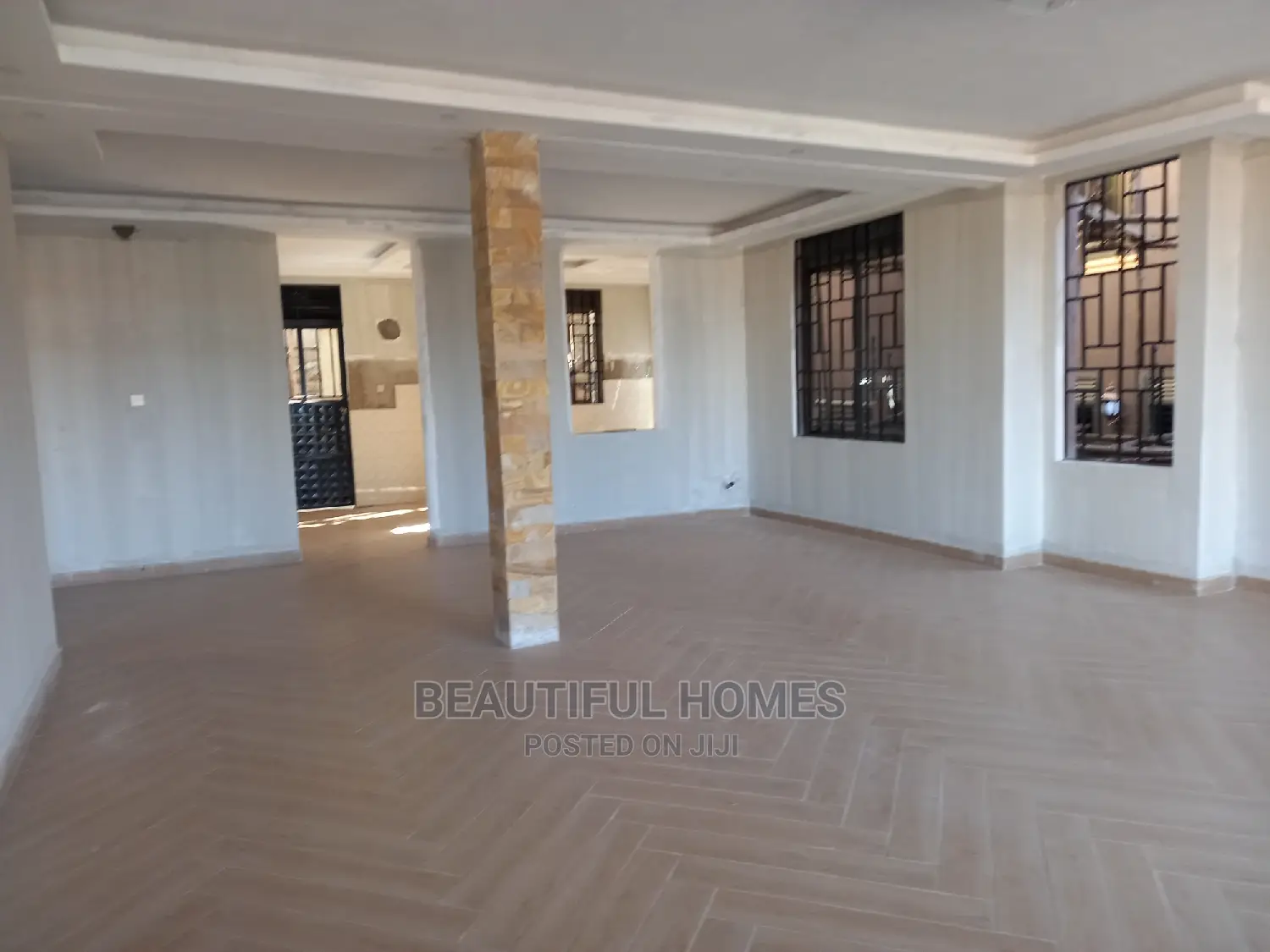Furnished 6bdrm Mansion in Kiwatule, Central Division for Sale