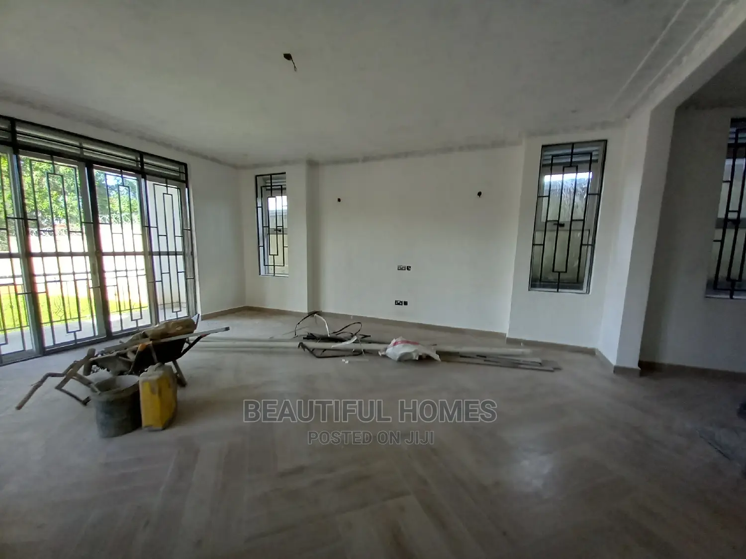 Furnished 6bdrm Mansion in Kiwatule, Central Division for Sale