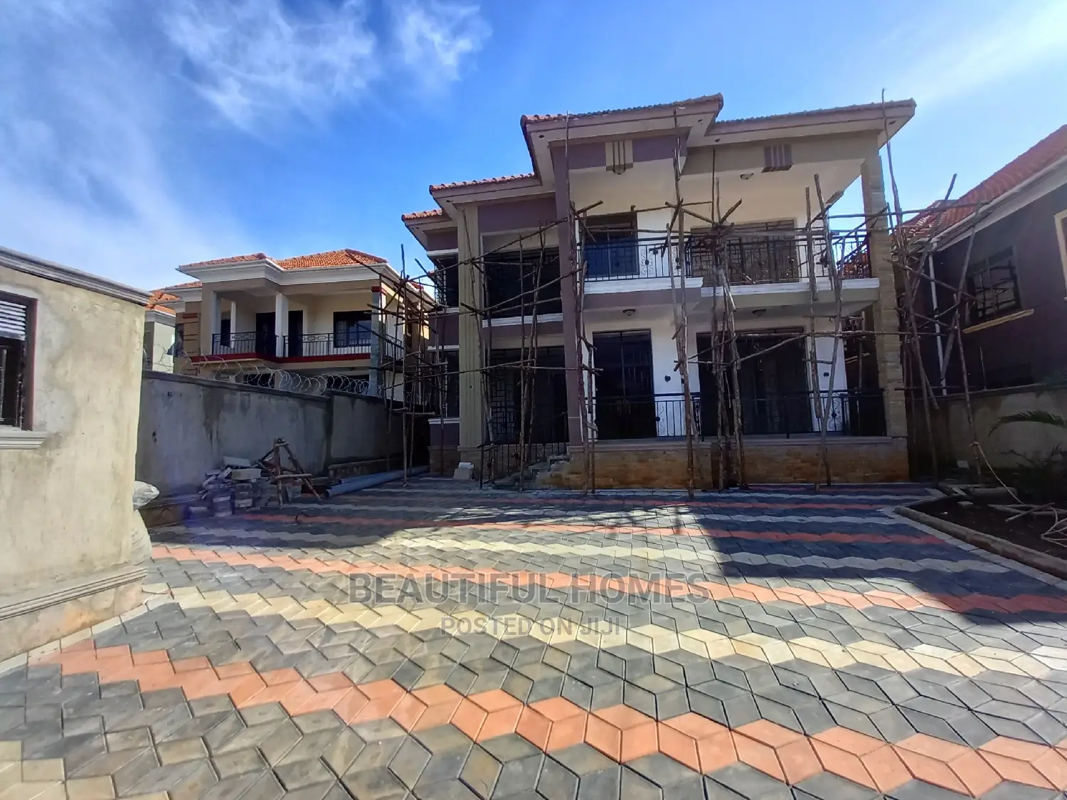 Furnished 6bdrm Duplex in Kiwatule, Central Division for Sale