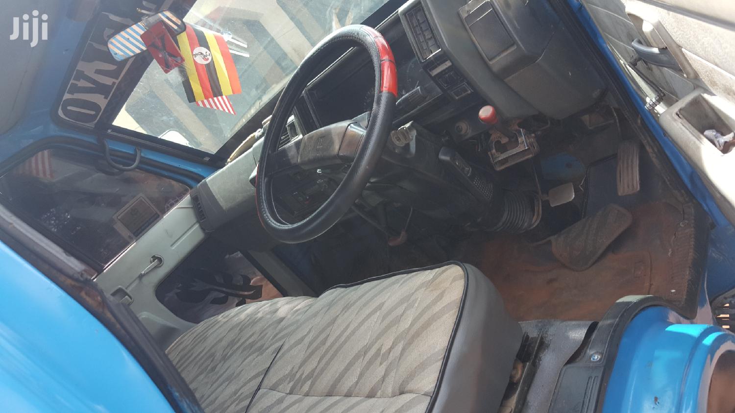 Isuzu Tipper 1995 Blue