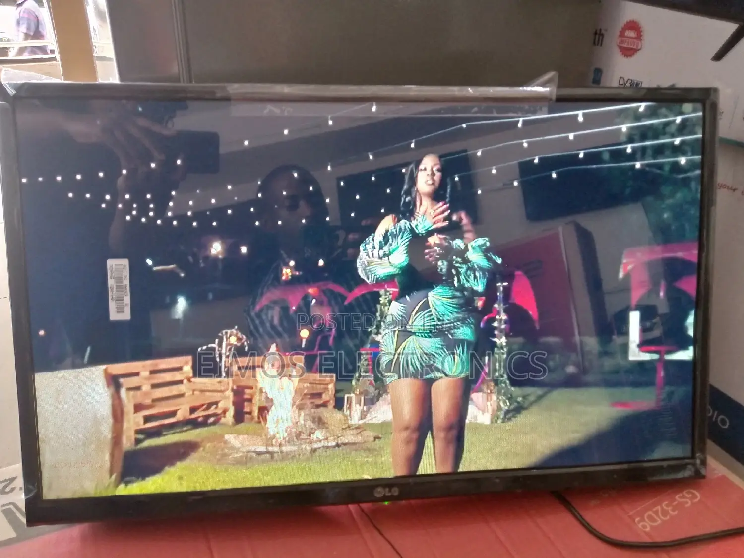 LG Digital 32"