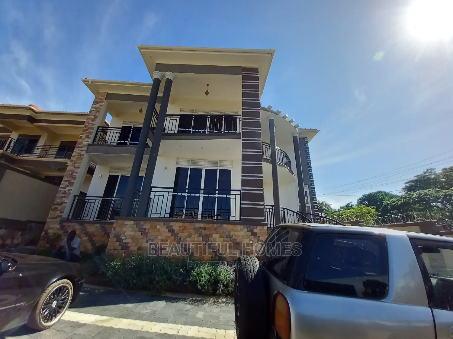 Furnished 6bdrm Mansion in Kiwatule Wealthy, Central Division for Sale