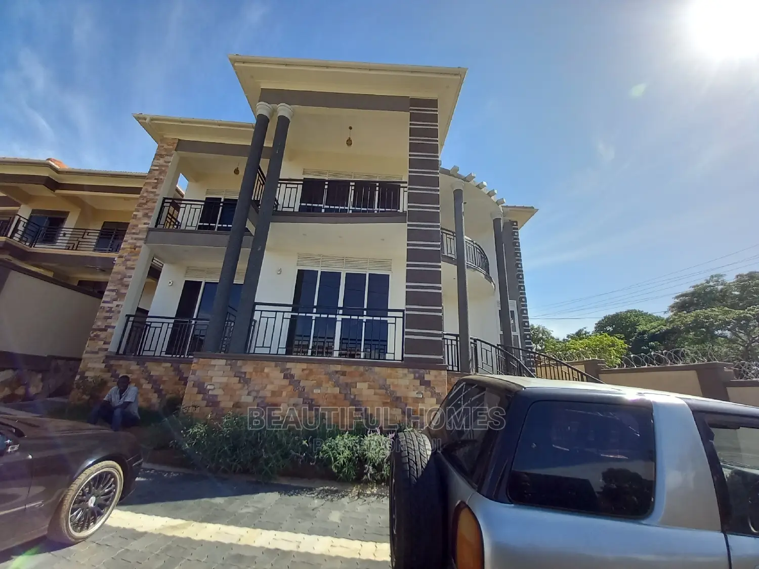 Furnished 6bdrm Mansion in Kiwatule Wealthy, Central Division for Sale