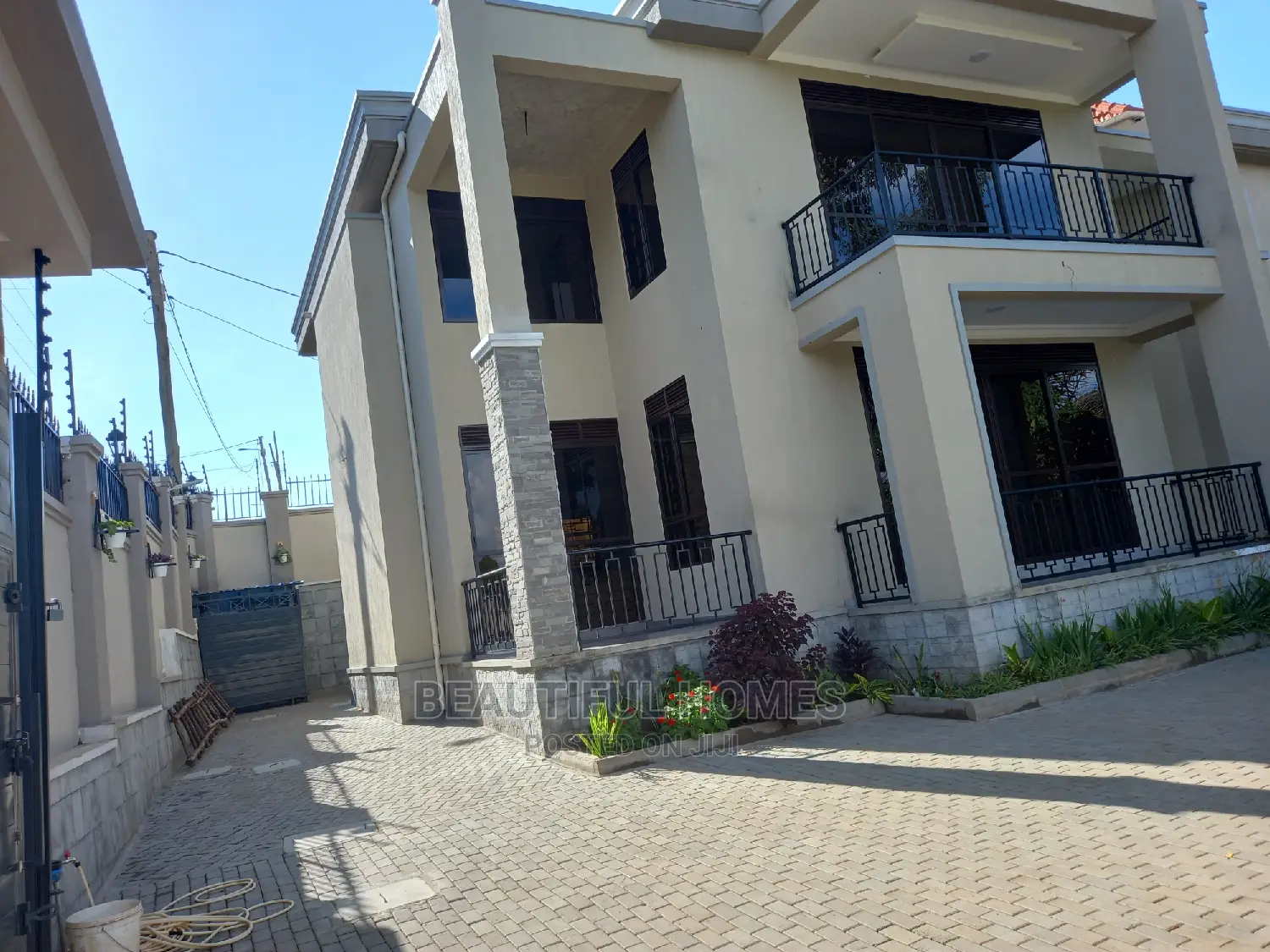 Furnished 6bdrm Mansion in Kiwatule Bidandi, Central Division for Sale