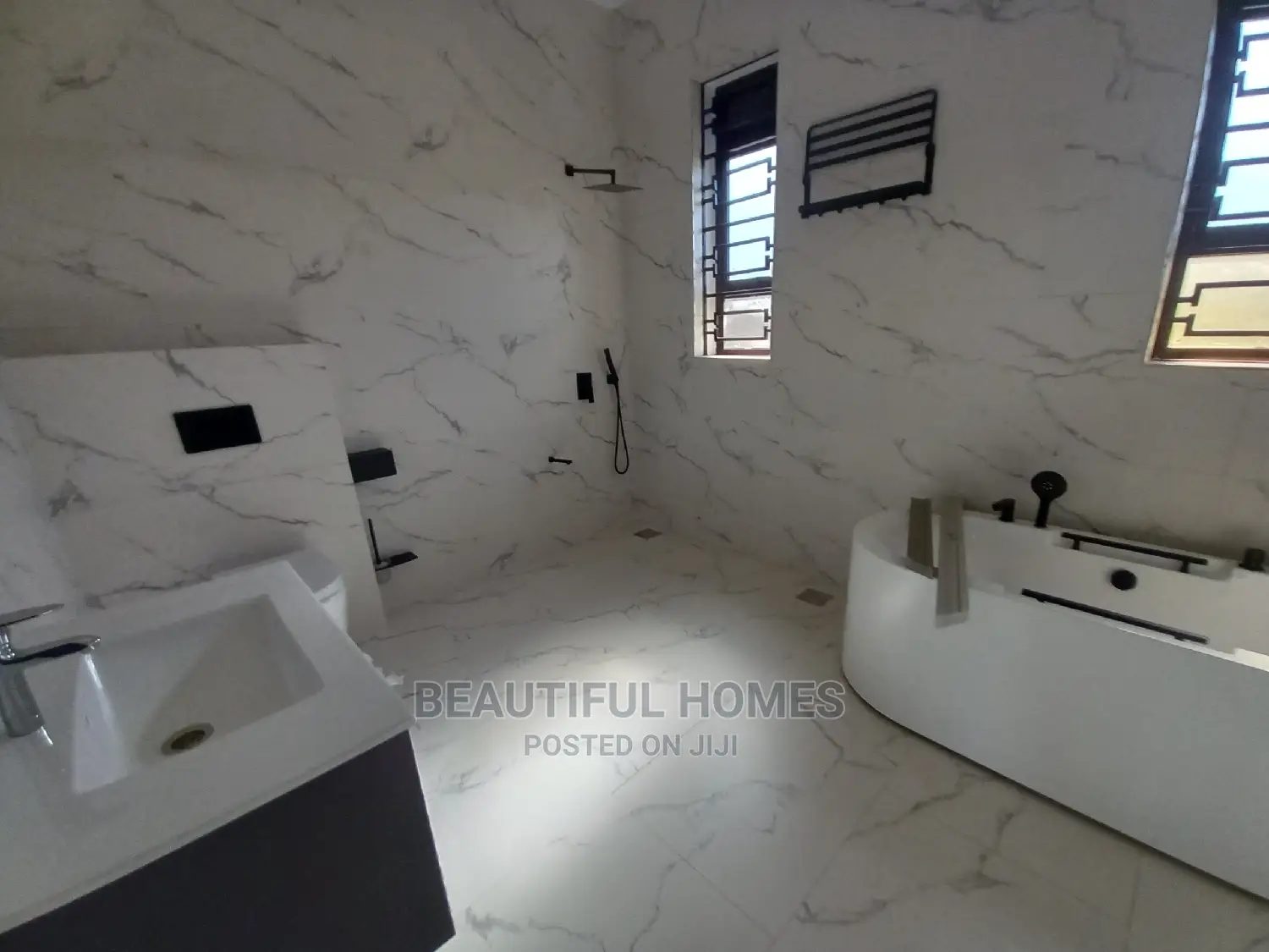 Furnished 6bdrm House in Kiwatule, Central Division for Sale