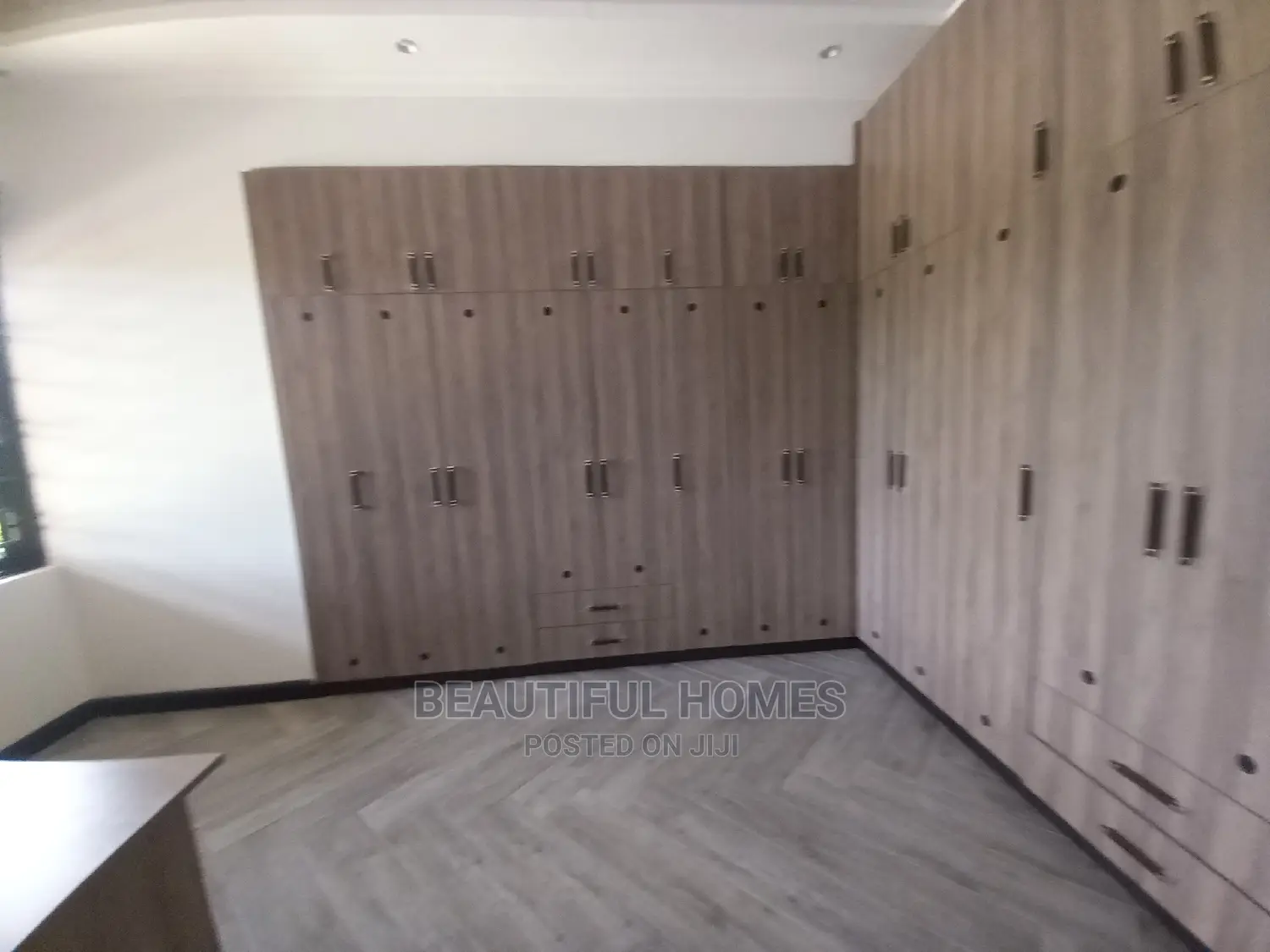 Furnished 6bdrm House in Kiwatule, Central Division for Sale