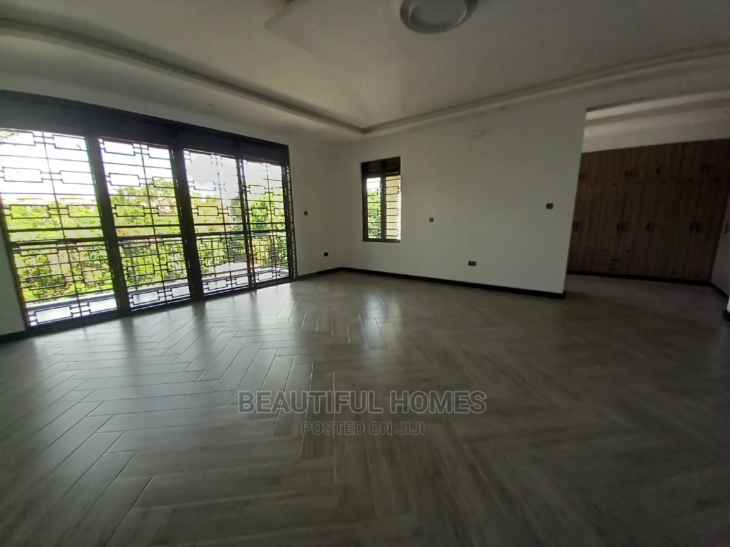Furnished 6bdrm Mansion in Kiwatule First Class, Central Division
