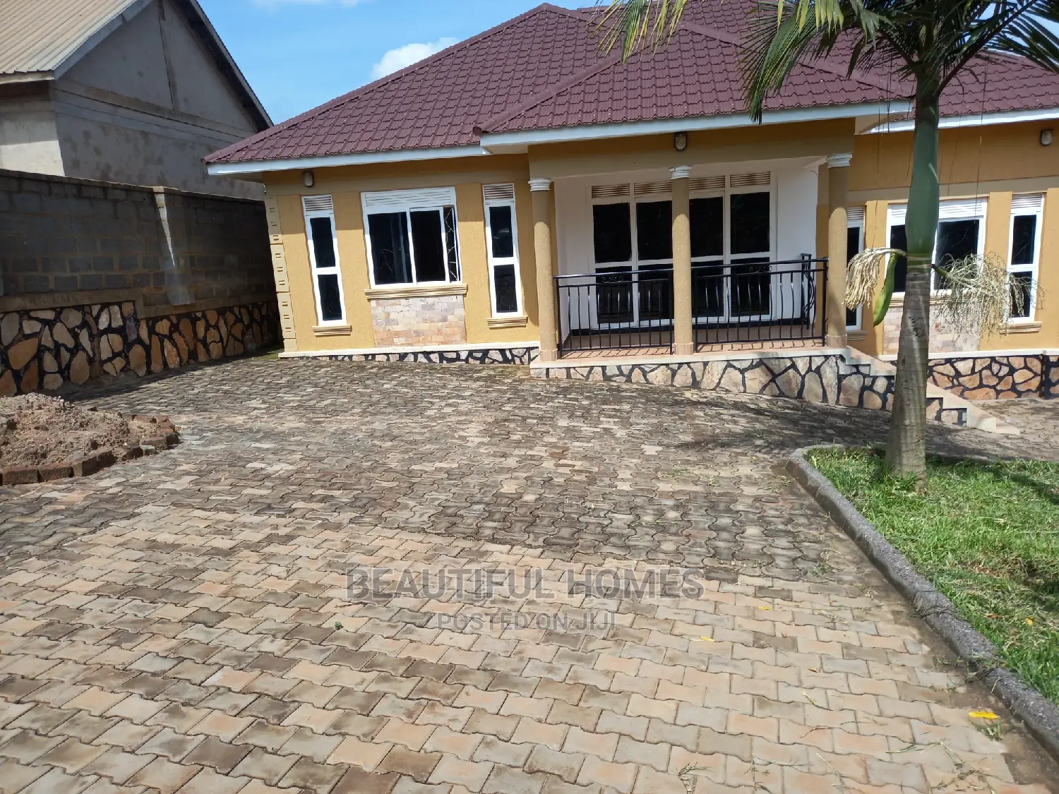 Furnished 3bdrm Bungalow in Kira, Central Division for Sale