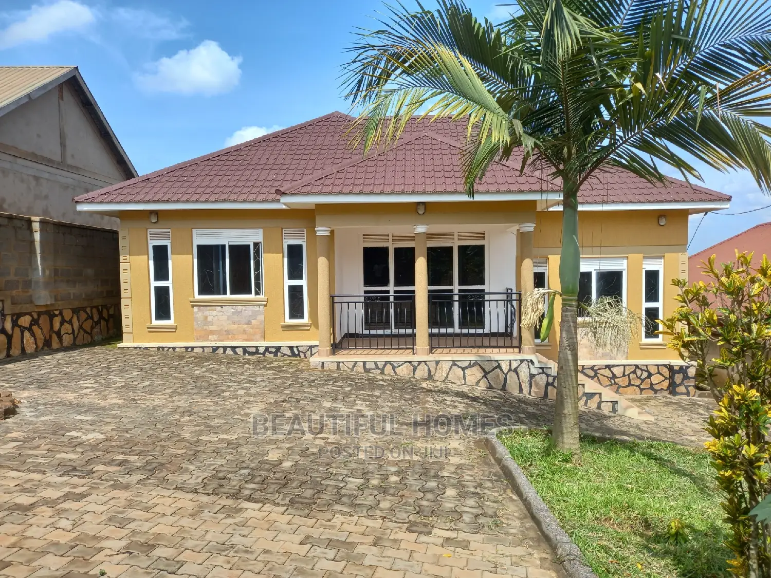 Furnished 3bdrm House in Kira for Sale