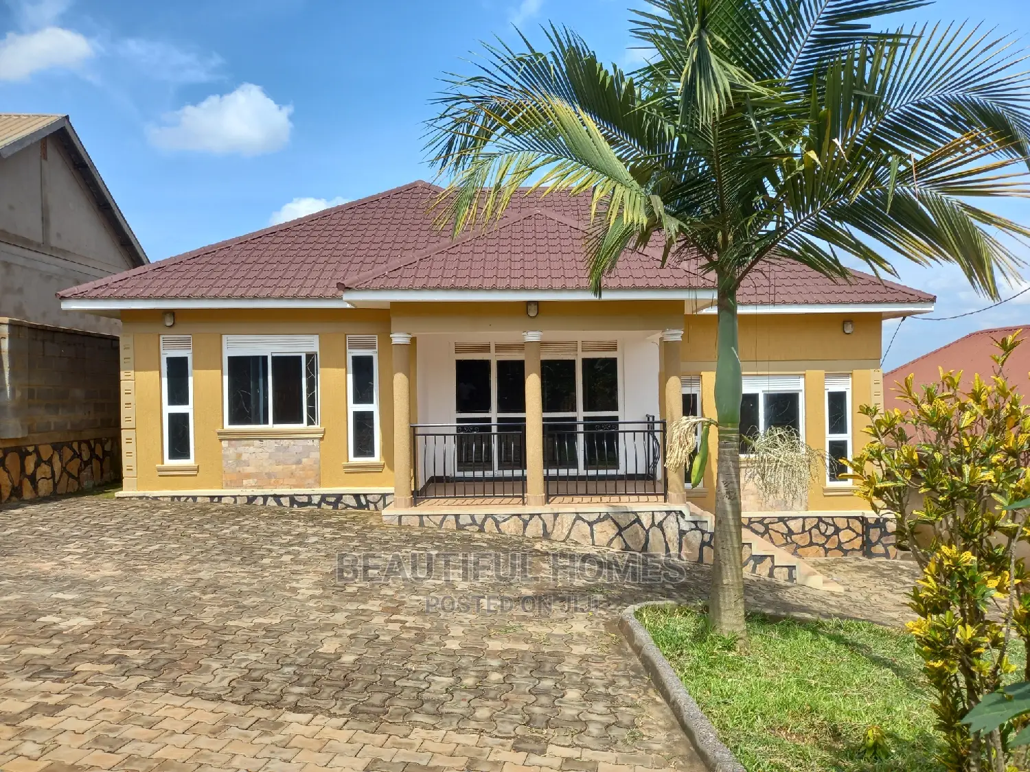 Furnished 3bdrm House in Kira for Sale