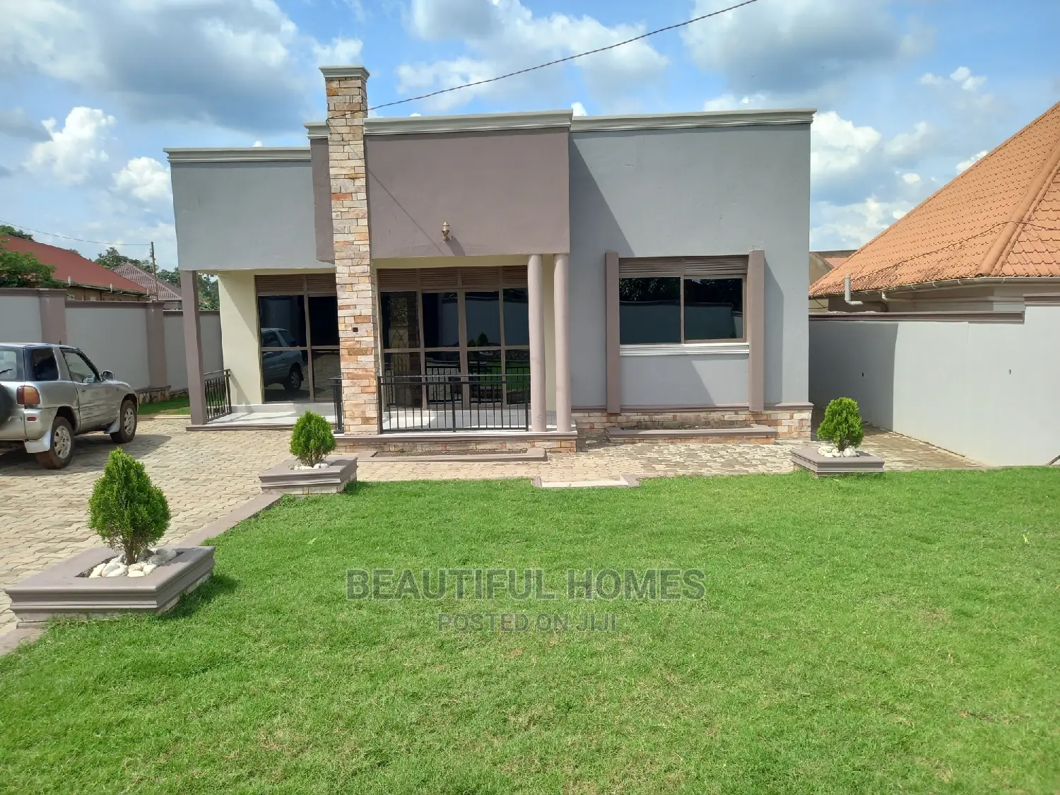Furnished 4bdrm House in Kira for Sale