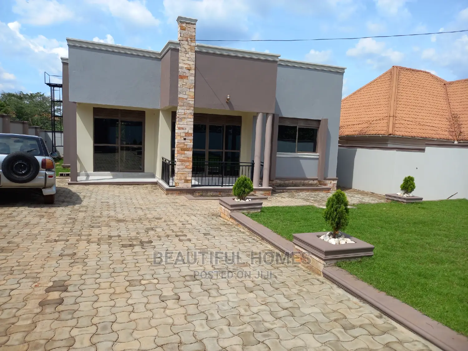 Furnished 4bdrm House in Kira for Sale