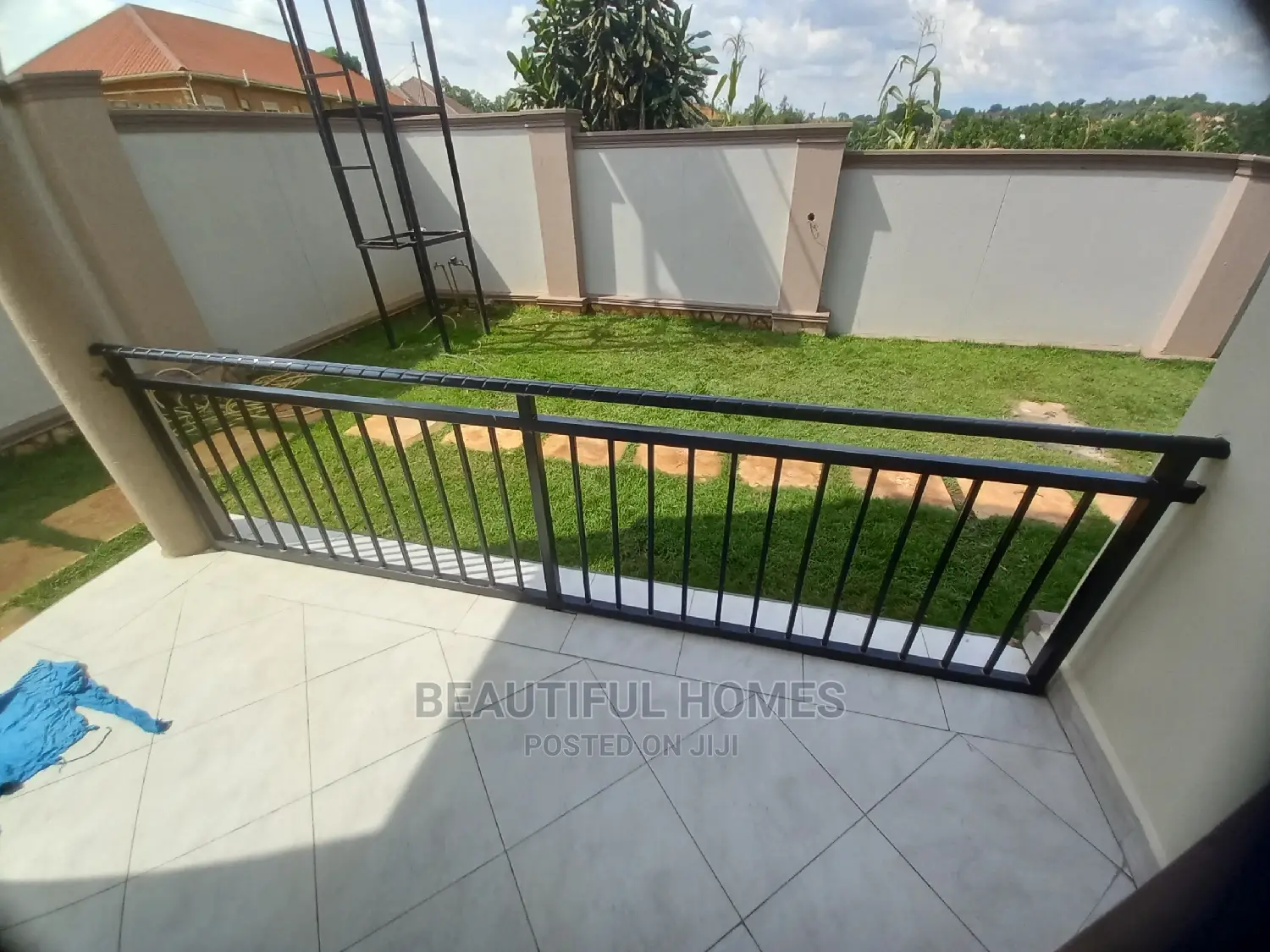 Furnished 4bdrm House in Kira for Sale