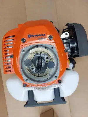 Husqvarnar 143r2 Trimmer/ Grass Cutter