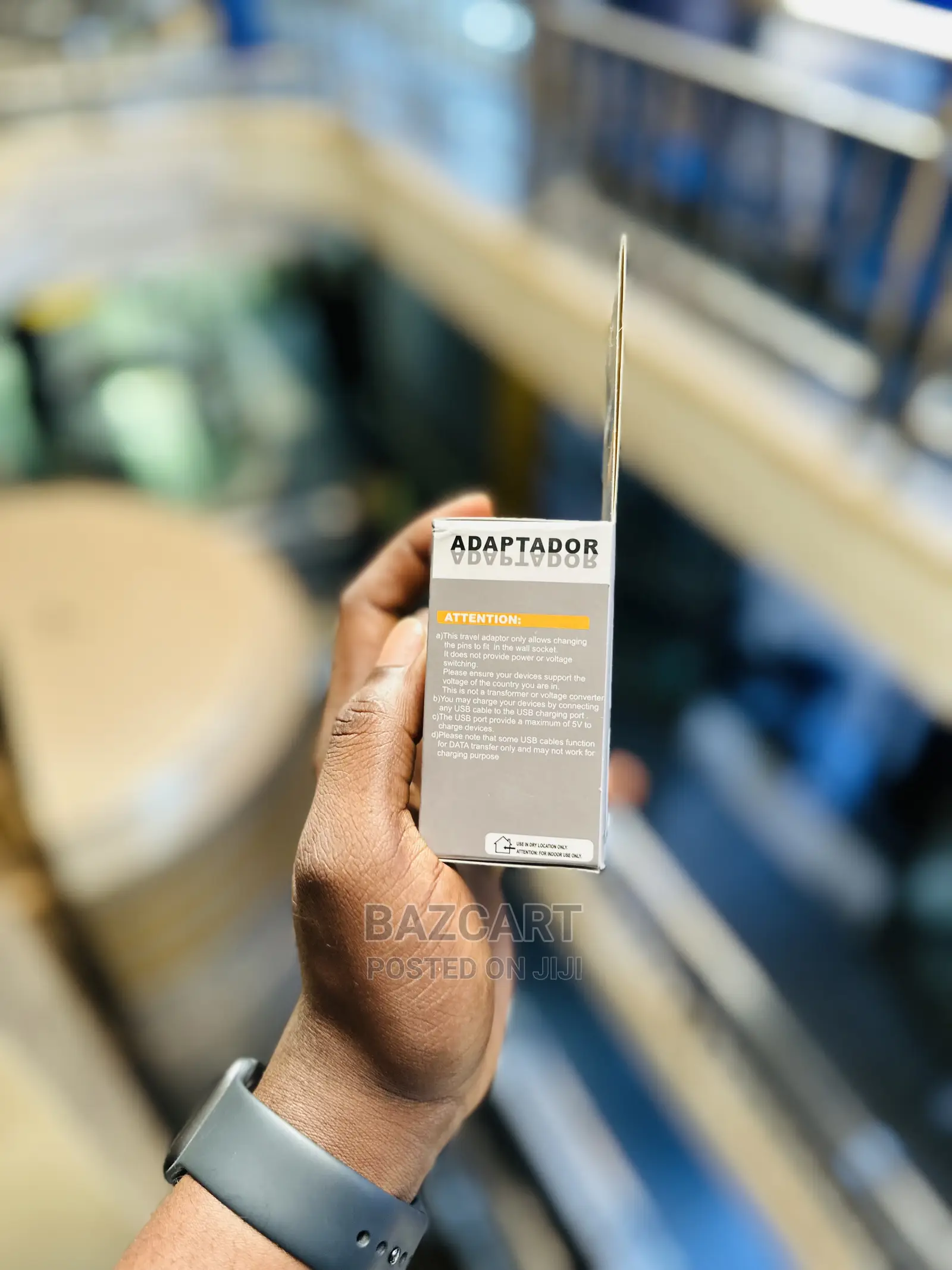Universal Adapter Supports Over 150 Countries