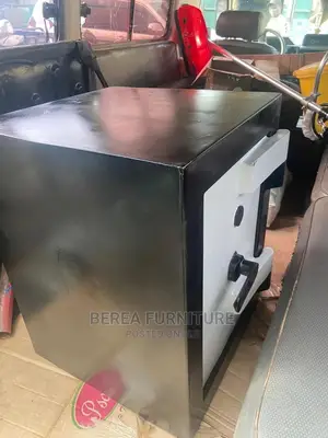 200kgs Safe Box With a Compartment Inside