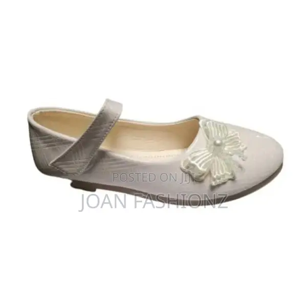 Girls Designer Pumps-Cream
