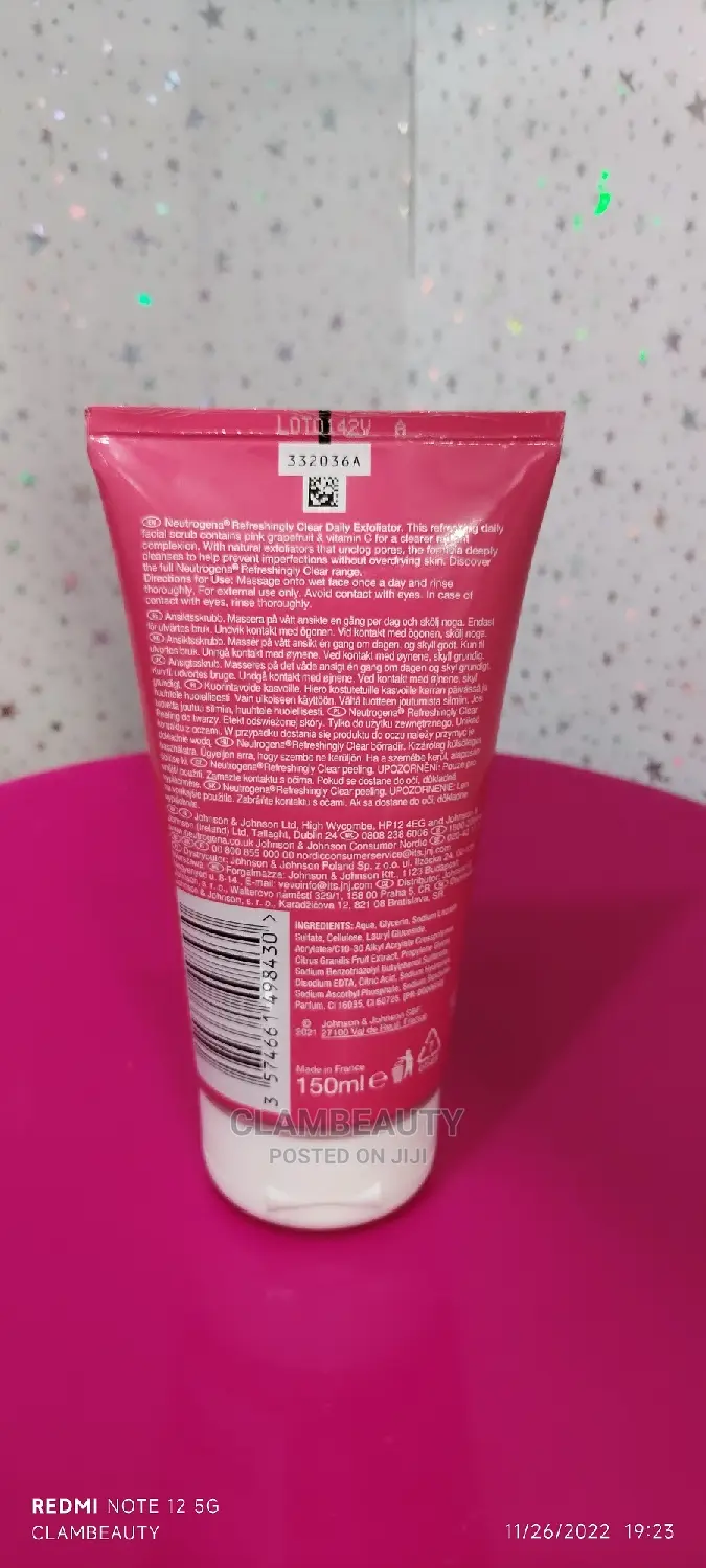 Neutrogena Refreshingly Clear Exfoliator Scrub