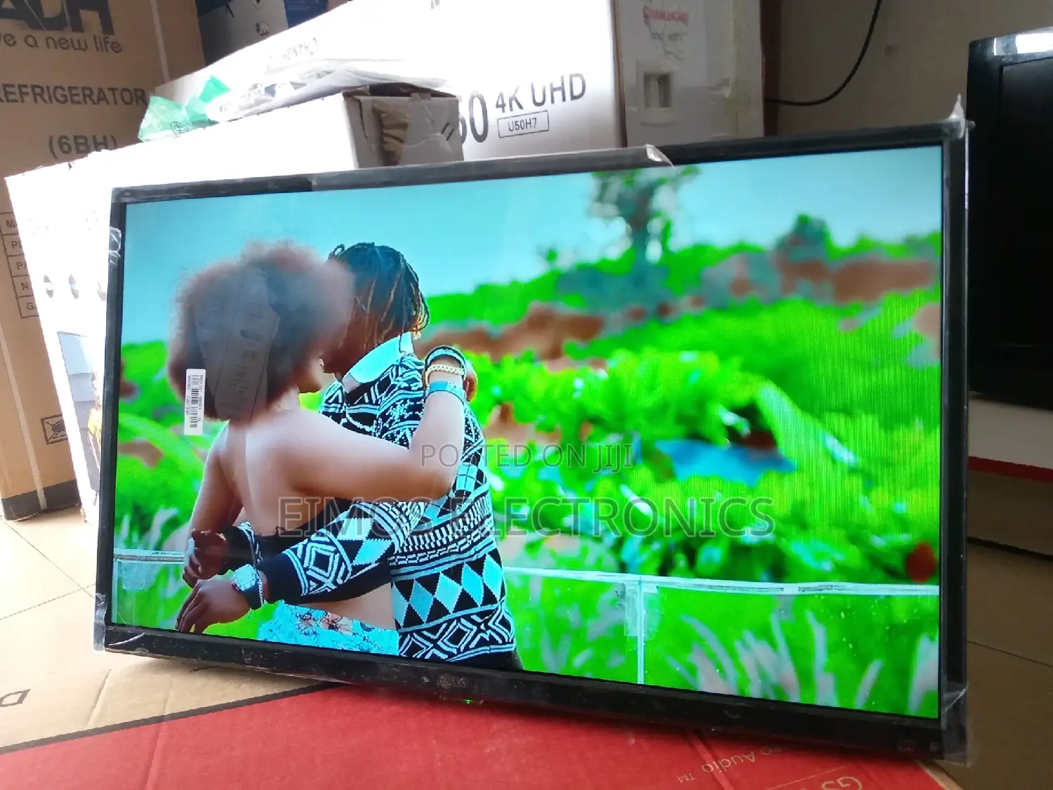 LG Digital 32" Full HD TVS