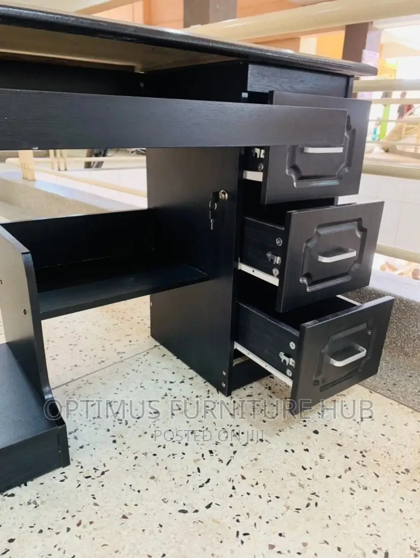Computer Desk (Central Lock)