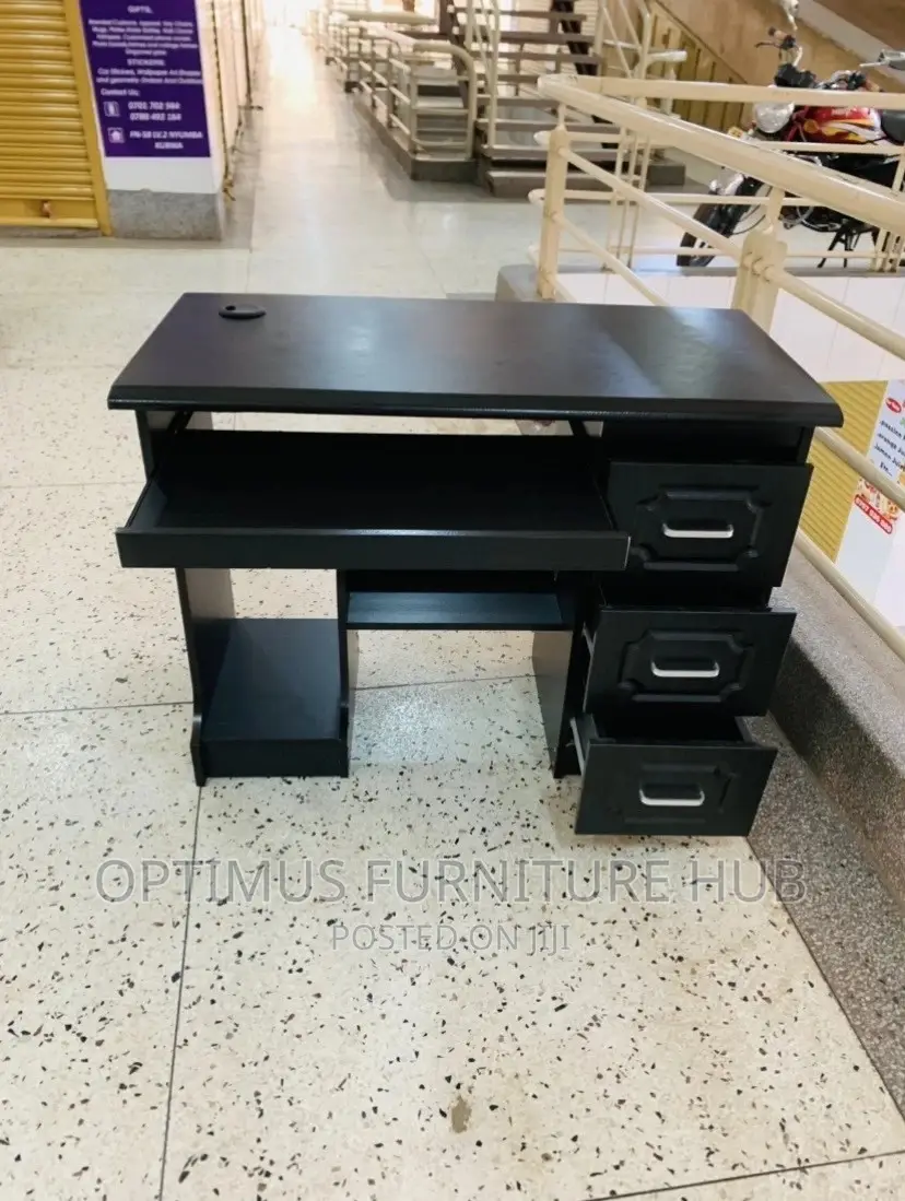 Computer Desk (Central Lock)