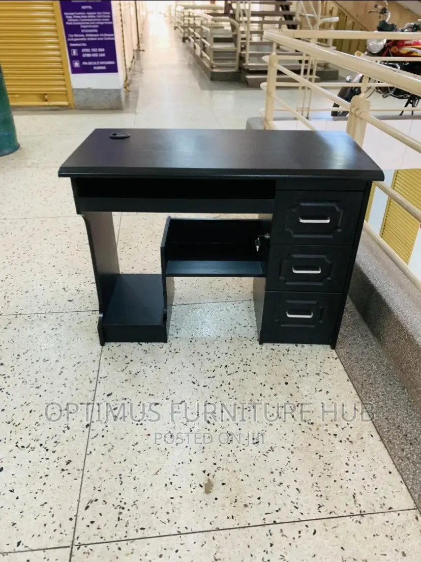 Computer Desk (Central Lock)