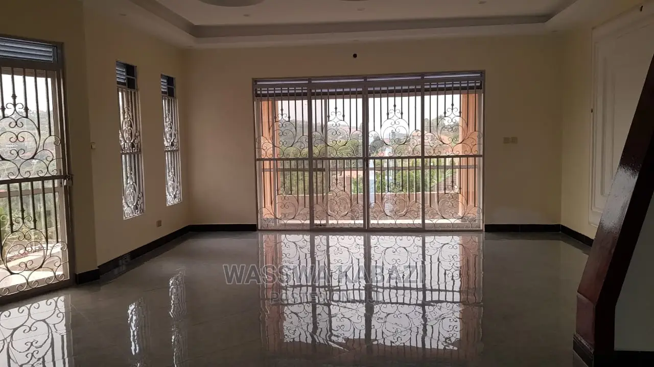 Furnished 3bdrm Bungalow in Makindye for Sale