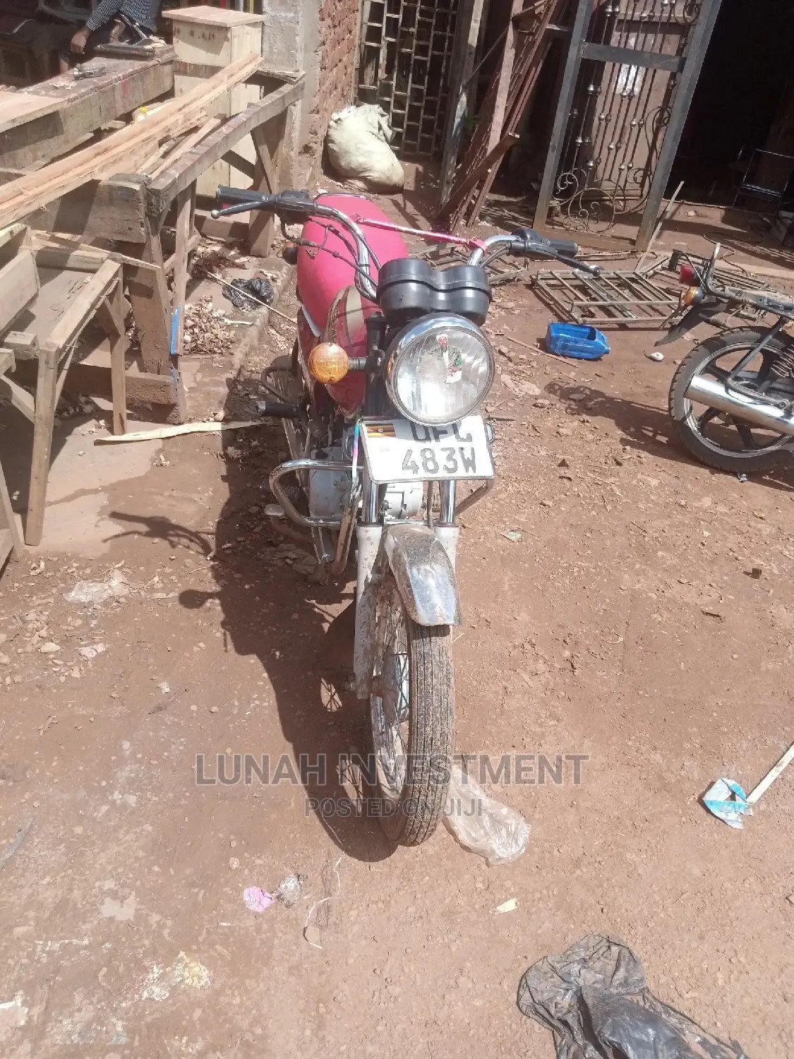 New Bajaj Boxer 2022 Red