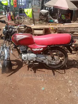 New Bajaj Boxer 2022 Red