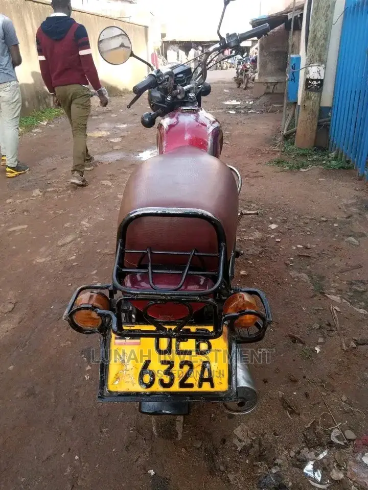 Bajaj Boxer 2017 Brown
