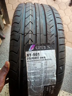 215/45r17 Onyx Brand